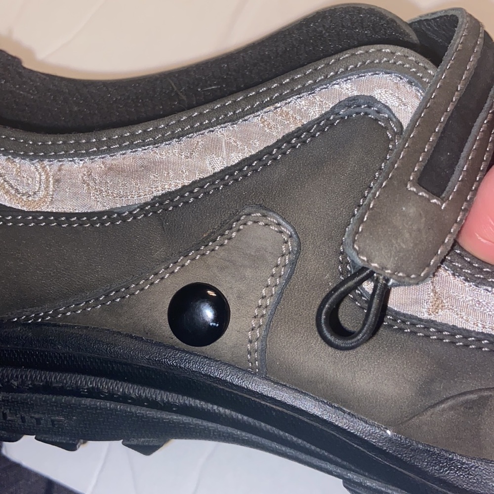 Go Lite olive green washable Mary Jane shoes size 9 - Picture 10 of 12